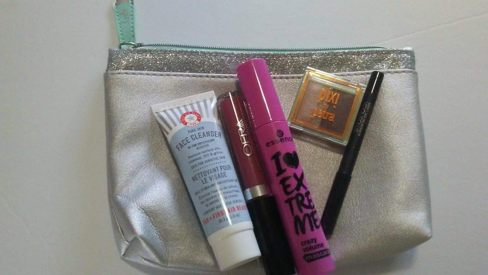 December ipsy Glam bag with Smashbox, Pixi by Petra