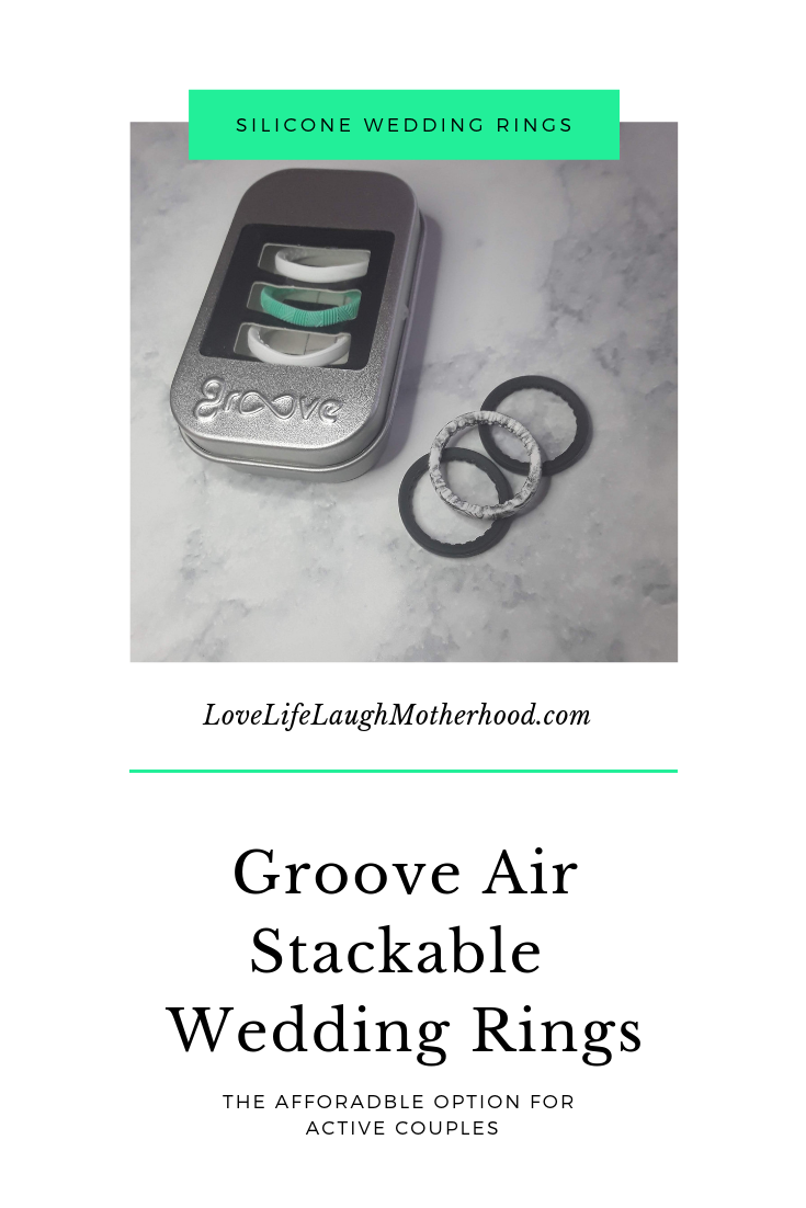 Groove Air Silicone Stackable Wedding Rings Review #groovelife #grooveair #siliconeweddingrings #wedding #jewelry 