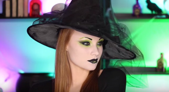 How A Busy Mom Can Be A Witch For Halloween in 5 Easy Steps #WitchHat #Halloween